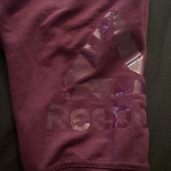 Maroon reekbok Joggers - Picture 3 of 4